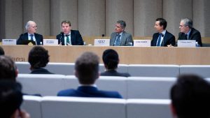 La Cátedra Pérez-Llorca/IE analiza los retos y oportunidades para revitalizar el mercado de capitales en España