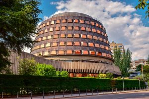 El Constitucional fija que un juez penal puede declarar la validez o no de una prueba obtenida en otra jurisdicción