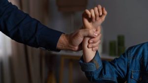 El fiscal de Galicia ante el aumento un 17% de casos de violencia de género: «Hay que dejar de normalizar el machismo»