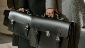 Dos abogados reconocen haber estafado a sus clientes exigiéndoles dinero para ‘comprar’ al fiscal