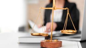 El Gobierno aprueba la creación de 50 nuevas plazas de jueces y 42 de fiscales especializados en violencia sobre la mujer