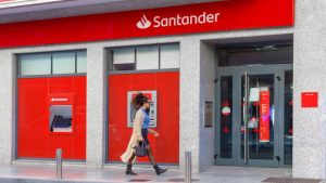 Un tribunal condena al Banco Santander a indemnizar a dos clientes que invirtieron en ‘Valores Santander’