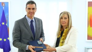 La presidenta del TS y del CGPJ entrega al presidente del Gobierno las Memorias anuales correspondientes al año 2024