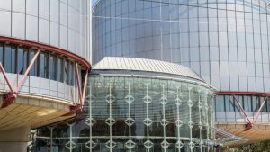 El Abogado General de la UE avala impuesto a los beneficios extra de las energéticas de la crisis de 2022